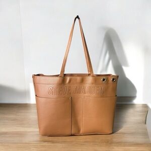 STEVE MADDEN TOTE  Steve Madden Tan Tote Bag
12"H x 19"W x 4.5"D